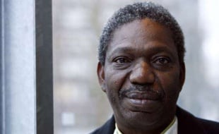 Le cinéaste burkinabé Idrissa Ouedraogo, décédé le 18 février 2018 à l'âge de 64 ans