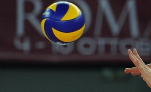 Tours s'est logiquement incliné sur le parquet du club polonais de Belchatow 3 sets à 1 (25-22, 25-21, 19-25, 25-22), mercredi lors de la 2e journée de la Ligue des champions de volley (groupe F).