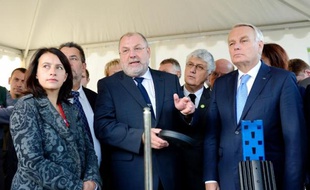 Le gouvernement a lancé jeudi, à la veille de la deuxième conférence environnementale, son "service public de la rénovation énergétique" des logements qui comprend 450 points d'information, afin de relancer les économies d'énergie dans l'habitat.