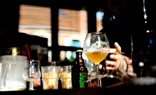 Le Nord Pas de Calais se lance dans le tourisme autour de la bière artisanale, sur fonds d'engouement pour cette boisson en plein renouveau