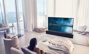 Le téléviseur enroulable OLED65R9 star du CES 2019.