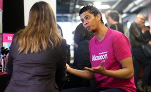 En pleine croissance, la société Klaxoon chercher à recruter 150 personnes. Ici lors d'un forum emploi, en avril 2017 à Rennes.