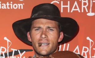 L'acteur Scott Eastwood au festival Hilarity for Charity à Los Angeles