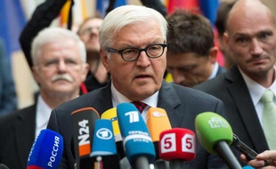 Le ministre allemand des Affaires étrangères Frank-Walter Steinmeier s'adresse à la presse sur la situation en Ukraine le 17 août 2014 à la Villa Borsig à Berlin