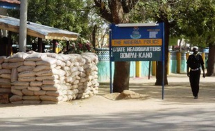 Des hommes armés ont enlevé un ingénieur allemand travaillant pour une société de construction dans la périphérie de Kano, ville du nord du Nigeria récemment secouée par une série d'attaques revendiquées par des islamistes.