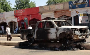 Les USA ont mis en garde contre de possibles attentats au Nigeria où les forces de l'ordre étaient sur le qui vive lundi après des attaques sanglantes d'islamistes radicaux qui ont fait au moins 150 morts dans le nord-est du pays.