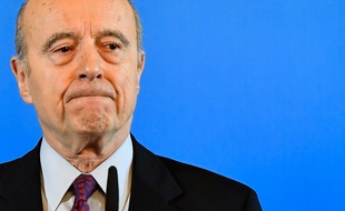 Alain Juppé, très ému à l'annonce de son départ de la mairie de Bordeaux.