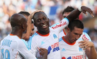 L'OM fête le deuxième but de Rod Fanni face à Sochaux, le 20 août 2012, au stade Vélodrome.