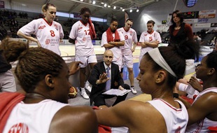 Le coach de l'ESBVA, Fred Dusart, ici contre Tarbes le 10 avril 2013.