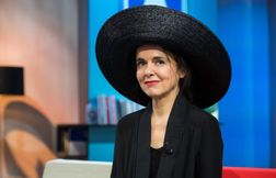Amélie Nothomb dévoile le dîner « particulier » que sa mère a servi à Berlusconi