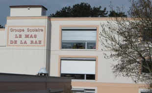 Villefontaine, le 24 Mars 2015, le directeur du groupe scolaire Mas du Raz, est soupçonné d'avoir violé des enfants de son établissement. C. Girardon / 20 Minute