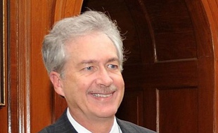 Le numéro deux de la diplomatie américaine Williams Burns, en visite au Caire, va rencontrer mercredi des dirigeants du parti issu du mouvement des Frères musulmans, a déclaré à l'AFP un porte-parole de cette formation.