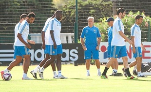 Entre Gignac (2e à droite) et Deschamps (au centre), pas question de « se faire la gueule ».