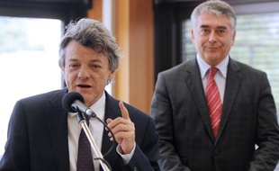 Gilles Bourdouleix, à droite, avec Jean-Louis Borloo, le 23 juin 2011.