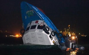 Le naufrage d'un ferry à Hong Kong le 1er octobre 2012 a fait au moins 25 victimes.