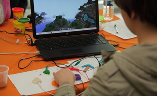 Un atelier d'initiation au code organisé par Bibliothèques sans frontières