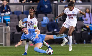 Catarina Macario (à droite), ici lors d'un match universitaire entre Stanford et North Carolina en décembre 2019.