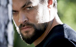 Jason Momoa dans la série The Red Road (2014)