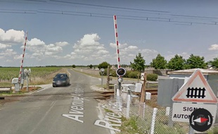 Le passage à niveau rue Hertig à Ludon-Médoc (Gironde)