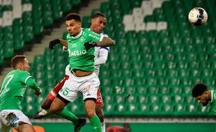 En prenant à deux reprises le dessus sur Timothée Kolodziejczak, Marcelo a sécurisé la facile victoire de l'OL dans le derby dimanche. Philippe DESMAZES