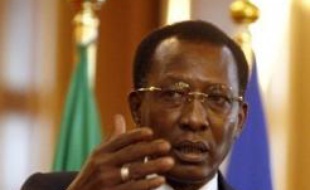 Les rebelles tchadiens sont entrés samedi dans la capitale N'Djamena, où le président Idriss Deby était toujours retranché dans le palais présidentiel alors que la Libye annonçait dans la soirée que le principal chef de la rébellion, Mahamat Nouri, avait accepté un cessez-le-feu.