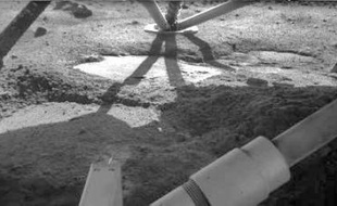 Le sol martien, photographié par la sonde américaine Phoenix
