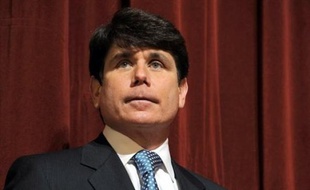 Le gouverneur de l'Etat de l'Illinois (nord des Etats-Unis), Rod Blagojevich, accusé d'avoir proposé le siège de sénateur de Barack Obama au plus offrant, a été destitué jeudi à l'unanimité par les sénateurs de l'Illinois.