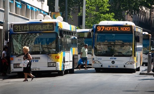 Marseille le 24 mai 2011 - Illustration sur les bus de la RTM