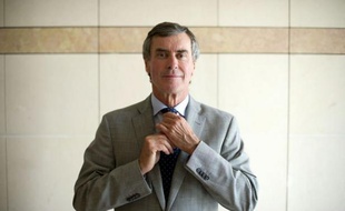 Le détenteur de la bande enregistrée sur laquelle le ministre du Budget Jérôme Cahuzac avouerait détenir un compte en Suisse est bien son ancien rival Michel Gonelle, selon Mediapart, et il a contacté l'Elysée, a confirmé vendredi la présidence, interrogée par l'AFP.