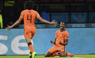Après une tête ratée en première période, Dumfries offre la victoire aux Oranje en fin de match.