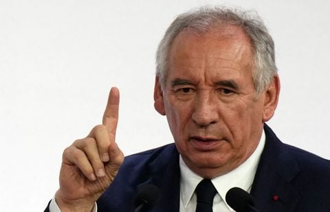 Bayrou se dit prêt à demander « un effort spécifique » aux plus hauts revenus...