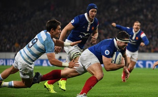 Guilhem Guirado inscrit le troisième essai français face à l'Argentine
