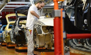 La production industrielle allemande a nettement marqué le pas en octobre, enregistrant un deuxième repli consécutif alors que les analystes tablaient sur un rebond.