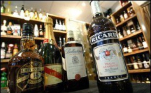 Le rayon alcool d'un magasin (photo d'illustration)