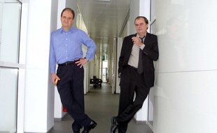 Alain de Greef (à droite) et Pierre Lescure, deux des fondateurs de Canal +.