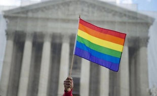 La Cour suprême de Californie a rejeté l'ultime appel des opposants au mariage homosexuel dans l'Etat, rétabli il y a deux mois après une décision historique de la Cour suprême des Etats-Unis, a-t-on appris jeudi.