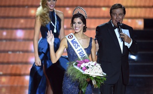Miss Nord Pas de Calais, Iris Mittenaere elue Miss France 2016 lors de la ceremonie d'election au Zenith de Lille, FRANCE - 19/12/2015 /NIVIERE_0013NIV/Credit:NIVIERE/SIPA/1512200540