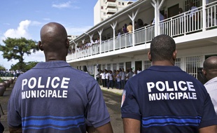 Des policiers dans la commune la commune de Schoelcher, en Martinique - Illustration