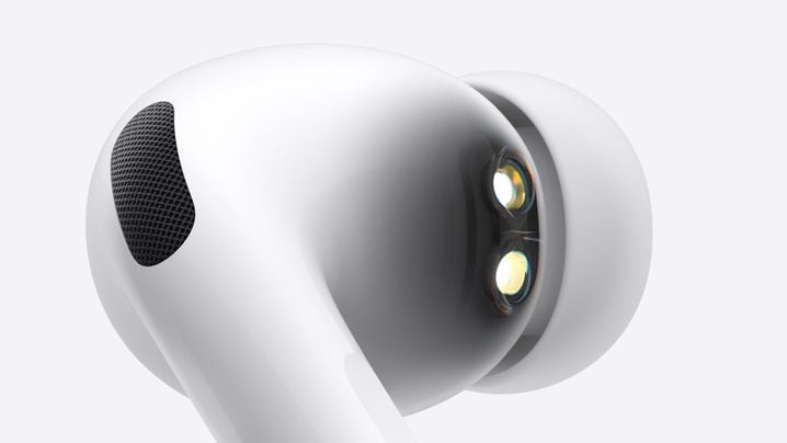 Les AirPods Pro 3 embarquent un capteur de fréquence cardiaque et des accéléromètres.