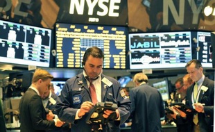 Assurée du soutien de la banque centrale américaine et rassurée par des résultats d'entreprises satisfaisants, Wall Street surveillera surtout la semaine prochaine le rapport mensuel sur l'emploi, à l'affût de tout signal sur l'avenir de la politique monétaire.