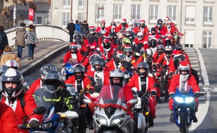 Des centaines de Pères Noël dans les rues de Nantes, le 15 décembre 2019