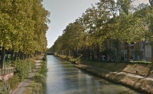 Le canal du Midi, à Toulouse, au niveau du boulevard de l'Embouchure. Illustration.