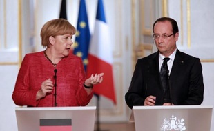 Le président français François Hollande et la chancelière allemande Angela Merkel ont demandé vendredi "une concertation urgente au niveau européen" sur la sanglante crise égyptienne, a annoncé vendredi la présidence française.