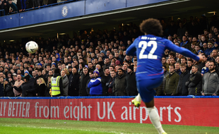 Les supporters de Chelsea lors d'un match des Blues à Stamford Bridge.
