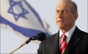 La commission d'enquête gouvernementale israélienne publie lundi son rapport intérimaire sur les ratés de la guerre au Liban, dont les conclusions distillées par les médias sont très sévères pour le Premier ministre israélien, Ehud Olmert.
