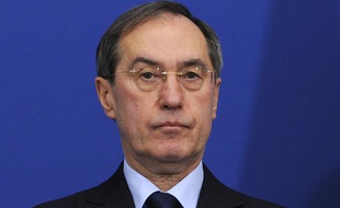 Le ministre de l'Intérieur, Claude Guéant, le 2 décembre 2011, au ministère de l'Intérieur, à Paris.