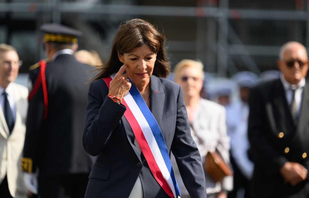 Abaya à l'école : Anne Hidalgo juge que c'est la réussite des élèves qui « devrait occuper la rentrée »