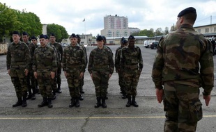 Les recrues du Service militaire volontaire lors d'un exercice le 27 avril 2016 à Montigny-lès-Metz