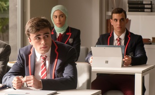 Itzan Escamilla, Mina El Hammani, Miguel Herran dans «Elite».