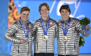 Le skieur américain Gus Kenworthy (à gauche), médaillée d'argent en ski slopestyle.